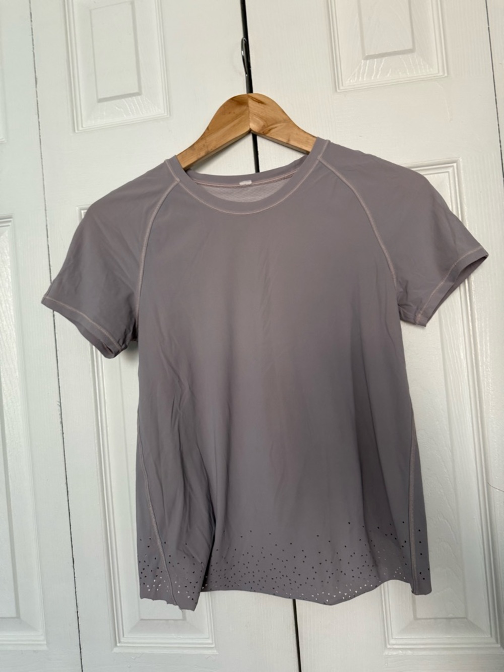 lululemon athletica Lavender Gray Short Sleeve Performance Tee